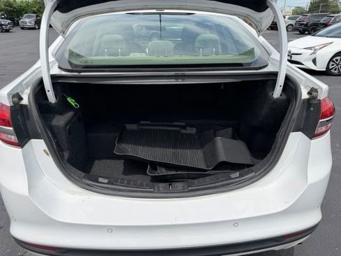 Used 2018 Ford Fusion SE FWD image 8