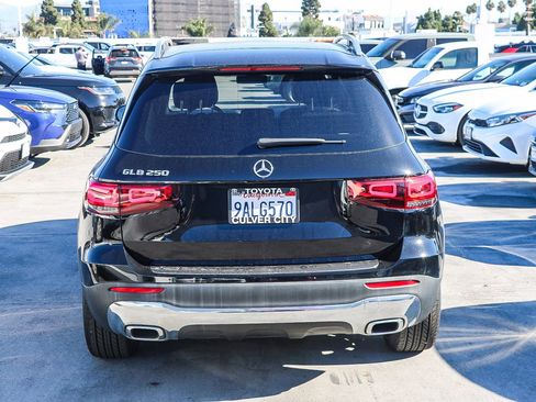 Used 2022 Mercedes-Benz GLB 250 image 8