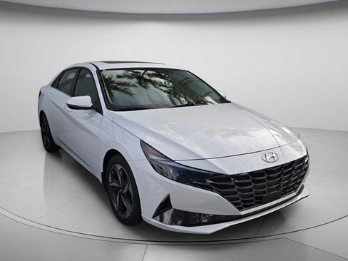 Used 2023 Hyundai Elantra Limited FWD image 4