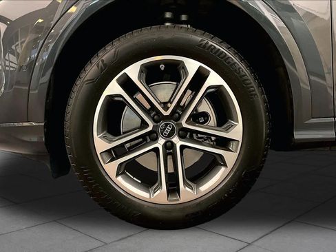 Certified 2025 Audi Q5 Premium AWD/4WD image 10