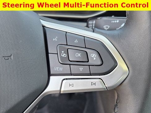 Used 2025 Volkswagen Jetta SE w/ Sunroof Package FWD image 32