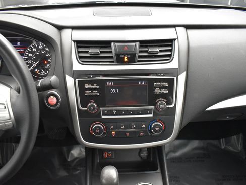 Used 2017 Nissan Altima 2.5 S w/ Power Driver Seat Package FWD image 14