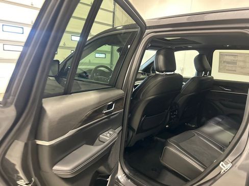 New 2026 Jeep Grand Cherokee Altitude AWD/4WD image 29