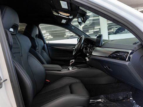 Certified 2022 BMW M5 w/ Competition Package image 36