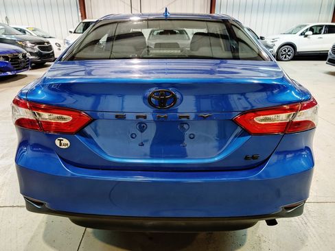 Used 2020 Toyota Camry LE FWD image 5