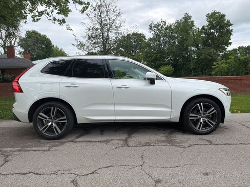 Used 2019 Volvo XC60 T5 Momentum w/ Protection Package Premier AWD/4WD image 2