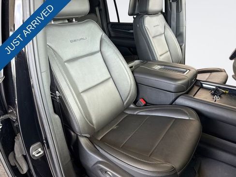 Used 2024 GMC Yukon XL Denali w/ Denali Reserve Package image 27