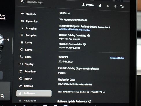 Used 2023 Tesla Model Y Long Range image 34