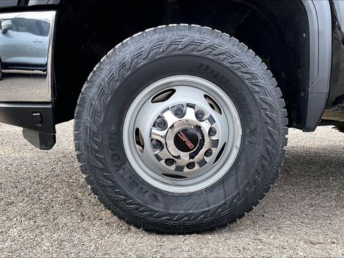 Used 2023 GMC Sierra 3500 SLE w/ SLE Convenience Package image 8