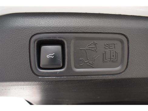 Used 2020 Ford Expedition Limited image 6