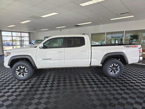 Used 2023 Toyota Tacoma TRD Off-Road image 6