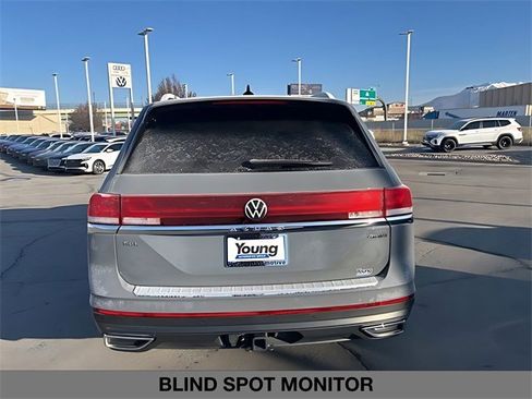 Used 2025 Volkswagen Atlas SEL image 4