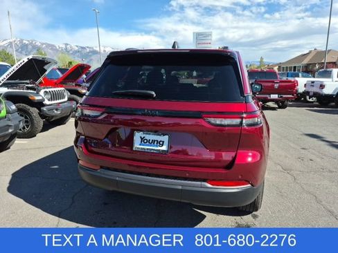 New 2026 Jeep Grand Cherokee Altitude image 4