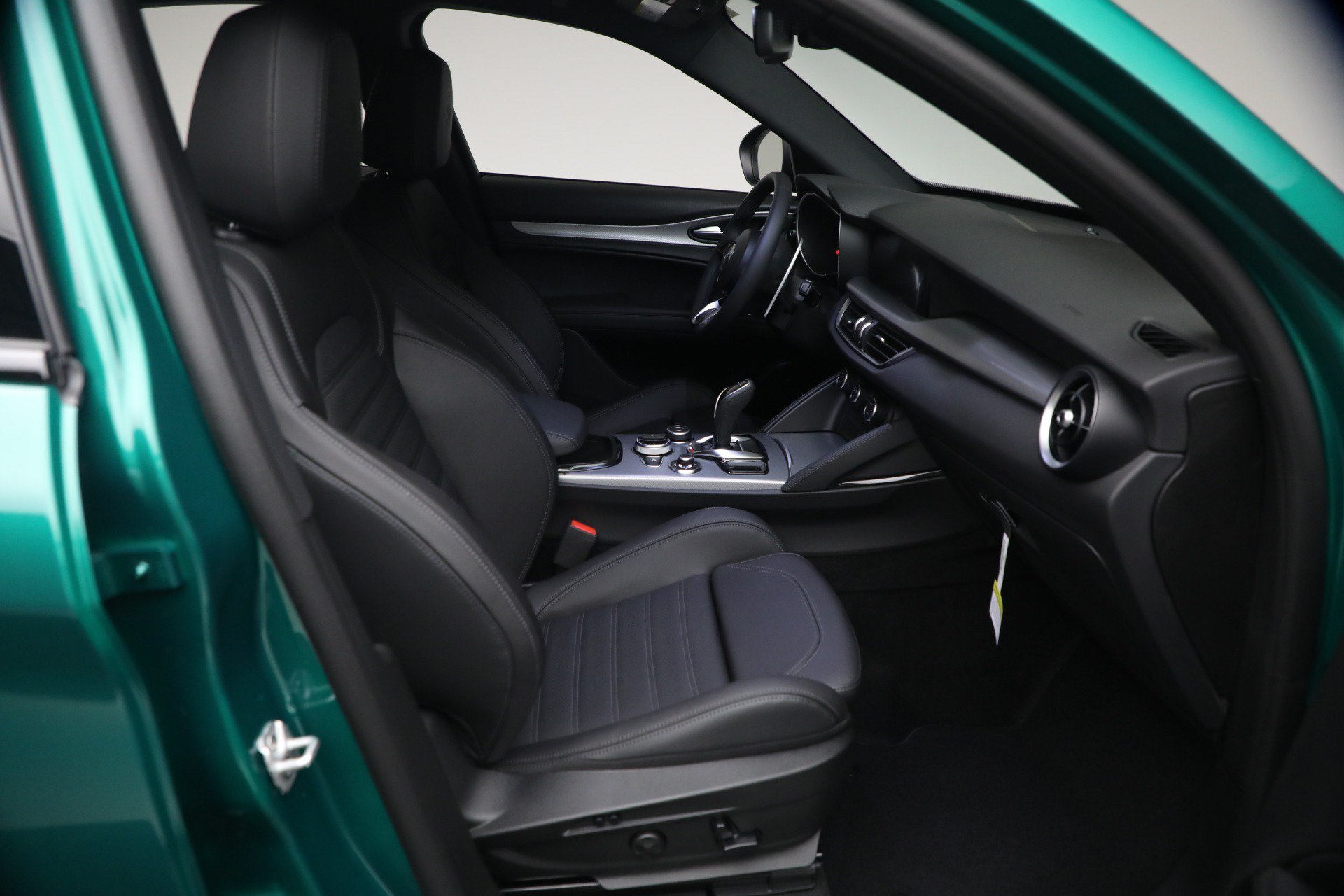 New 2026 Alfa Romeo Stelvio Sprint AWD/4WD image 16