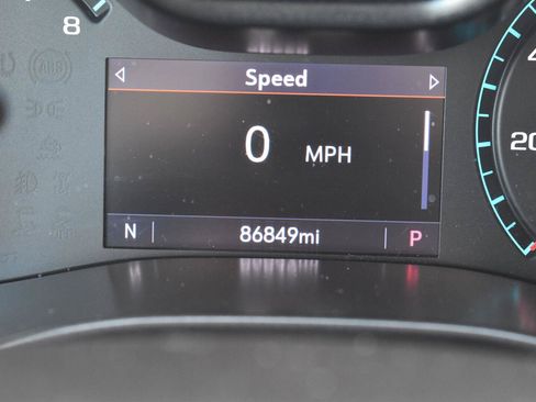 Used 2019 Chevrolet Colorado LT RWD image 32