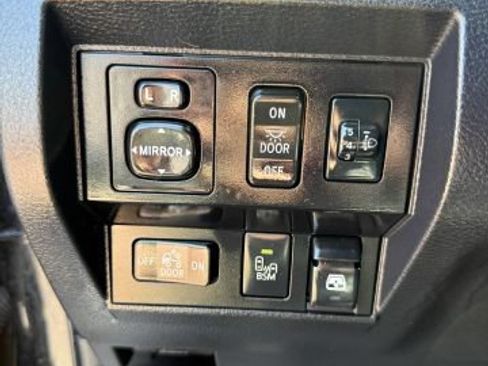 Used 2016 Toyota Tundra Limited w/ Limited Premium Package AWD/4WD image 34