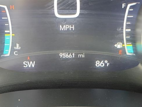 Used 2022 Chrysler Pacifica Touring-L FWD image 7