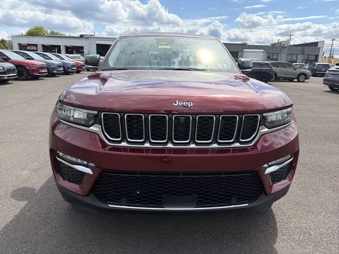 Used 2022 Jeep Grand Cherokee Limited 4xe w/ Luxury Tech Group II AWD/4WD image 8