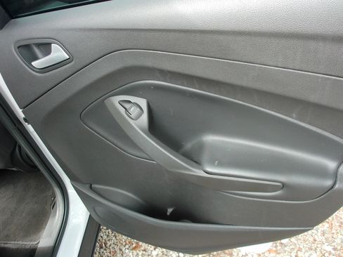 Used 2018 Ford Escape SE FWD image 42