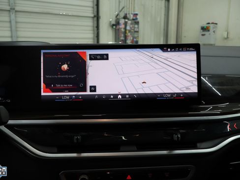 Used 2025 BMW X5 xDrive50e image 23