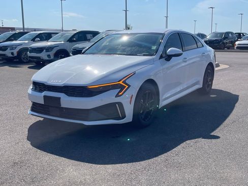New 2026 Kia K5 LXS FWD image 3