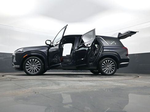 Used 2023 Hyundai Palisade Calligraphy w/ Winter Package image 35