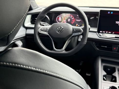 New 2026 Volkswagen Tiguan SE R-Line image 18