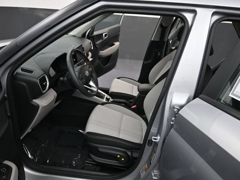 Certified 2026 Hyundai Venue SEL FWD image 12