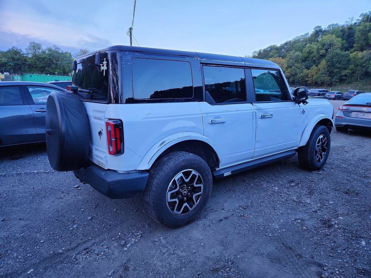 Used 2024 Ford Bronco Outer Banks AWD/4WD image 5