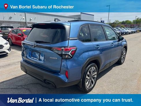 Used 2025 Subaru Forester Touring AWD/4WD image 5