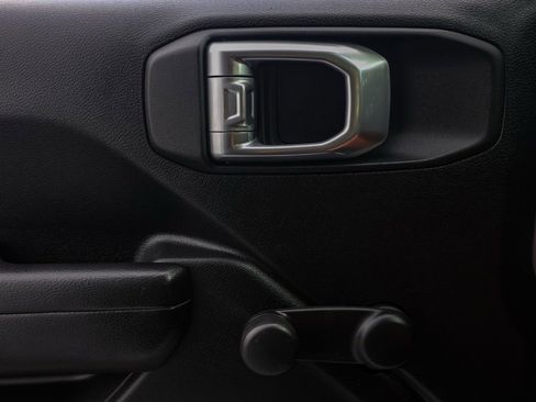 Used 2021 Jeep Wrangler Unlimited Sport image 22