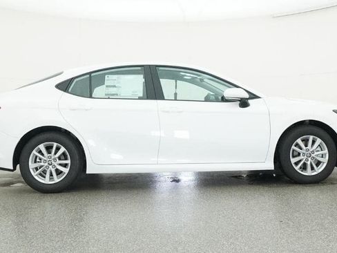 Used 2026 Toyota Camry LE FWD image 17