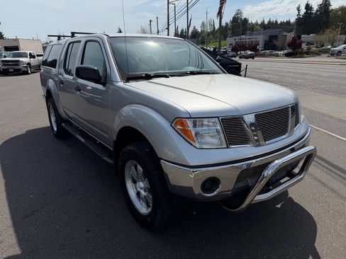 Used 2005 Nissan Frontier SE w/ (P01) Power Pkg AWD/4WD image 12