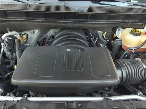 Used 2022 Chevrolet Suburban RST w/ Luxury Package image 25