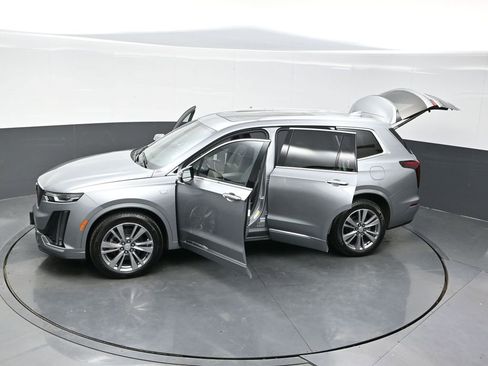 Certified 2025 Cadillac XT6 Premium Luxury image 36