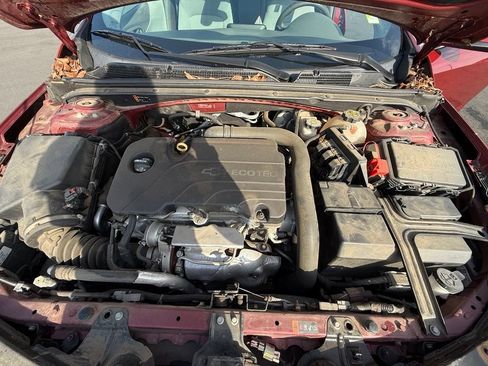 Used 2017 Chevrolet Malibu LT FWD image 31