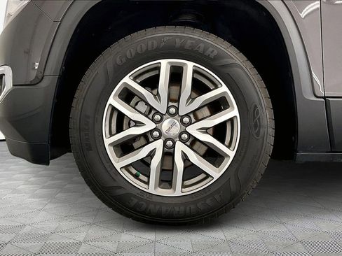 Used 2019 GMC Acadia SLE image 9