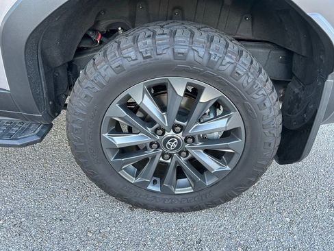 Used 2025 Toyota Land Cruiser image 9