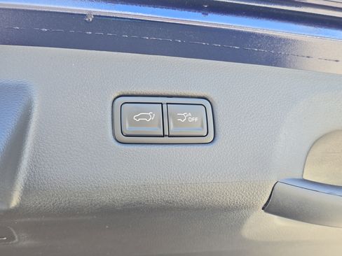 New 2026 Kia Carnival EX FWD image 11