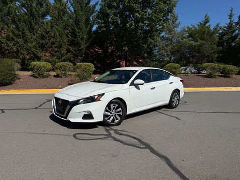 Used 2022 Nissan Altima 2.5 S image 1