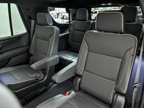 New 2026 GMC Yukon Elevation w/ Elevation Premium Package AWD/4WD image 11