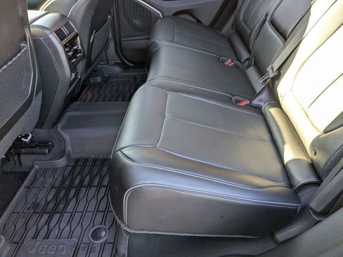 Used 2024 Jeep Grand Cherokee Overland w/ Luxury Tech Group IV image 26