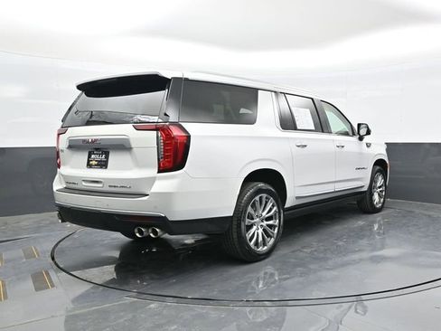 Used 2023 GMC Yukon XL Denali AWD/4WD image 6