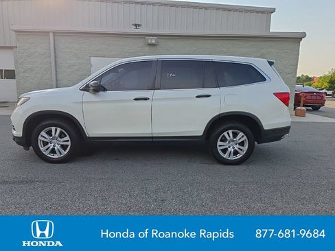 Used 2018 Honda Pilot LX image 2