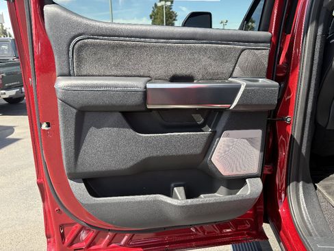 Certified 2025 Ford F350 Platinum w/ Tremor Off-Road Package AWD/4WD image 36