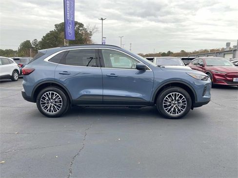 New 2026 Ford Escape SE w/ PHEV Premium Package image 2