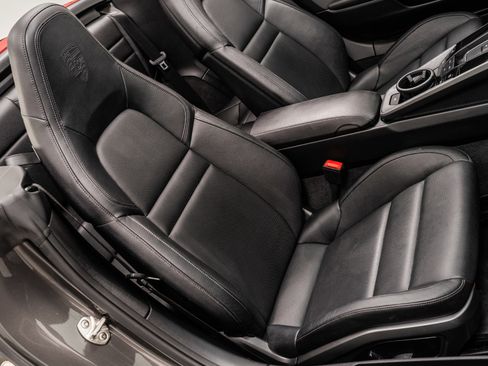 Used 2024 Porsche 911 Carrera image 25