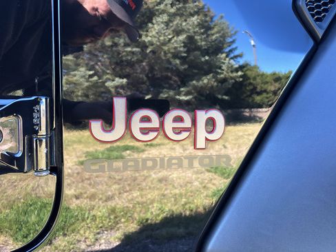 Used 2020 Jeep Gladiator Rubicon w/ Dual Top Group AWD/4WD image 5