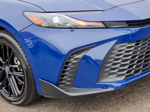 Used 2025 Toyota Camry SE image 8