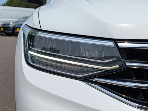 Certified 2022 Volkswagen Tiguan SE AWD/4WD image 16
